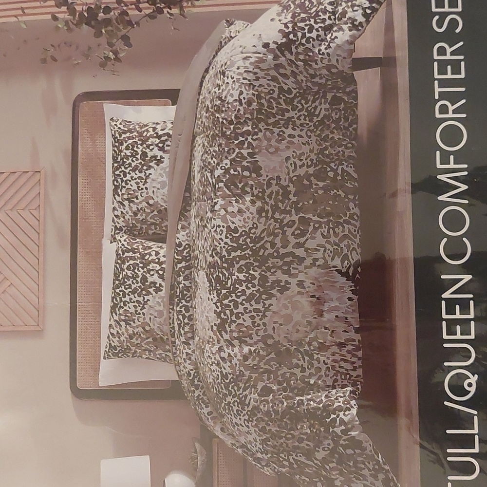 Brand new Comforter set